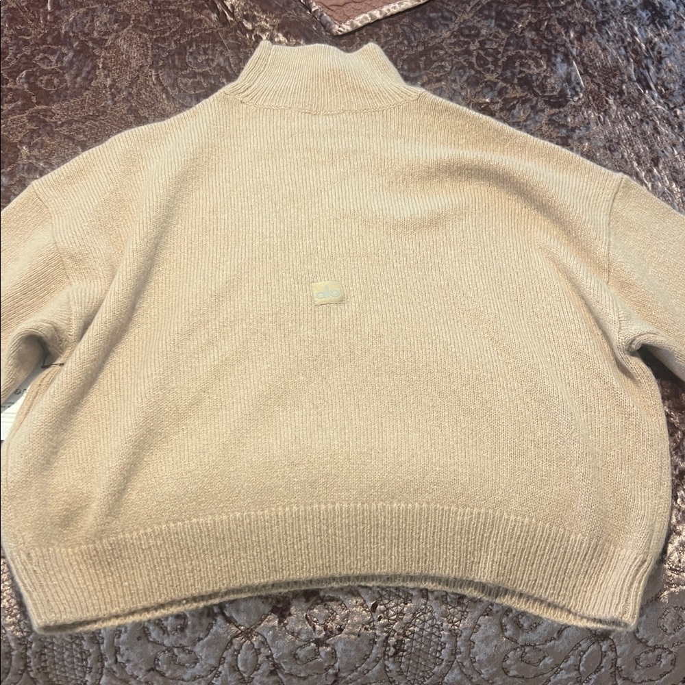 NWT-ALO Yoga Cashmere New Class Turtleneck Sweater - Picture 7 of 11